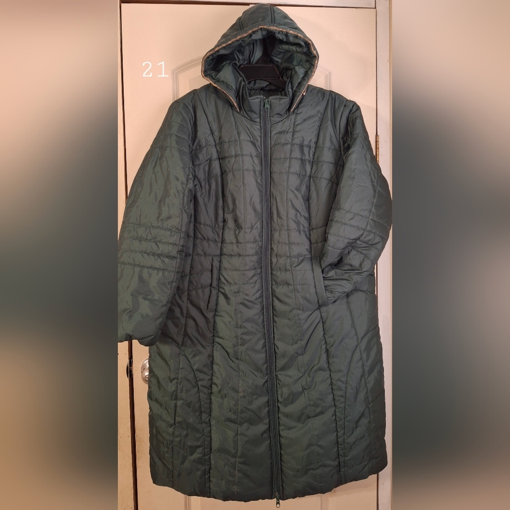 TUDOR COURT LONG QUILTED PUFFER JACKET WITH FAUX FUR HOOD WOMENS XL Winter